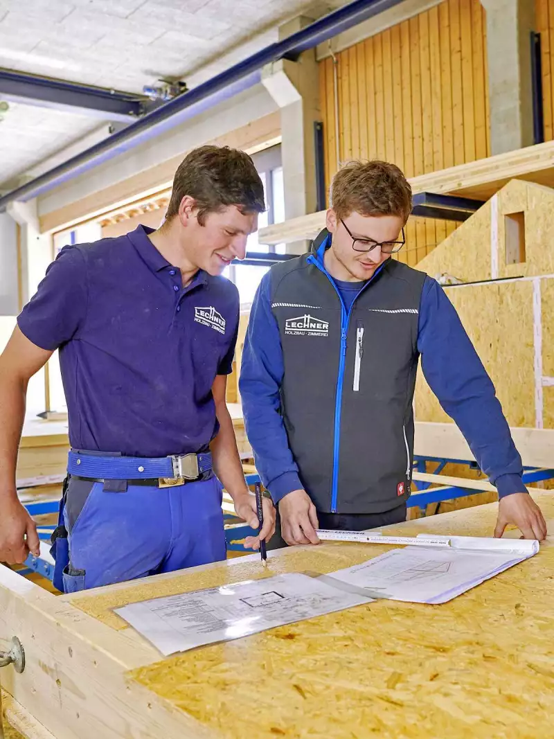 Betriebsbauten Lagerhallen Industriehallen Reithallen Lechner Holz